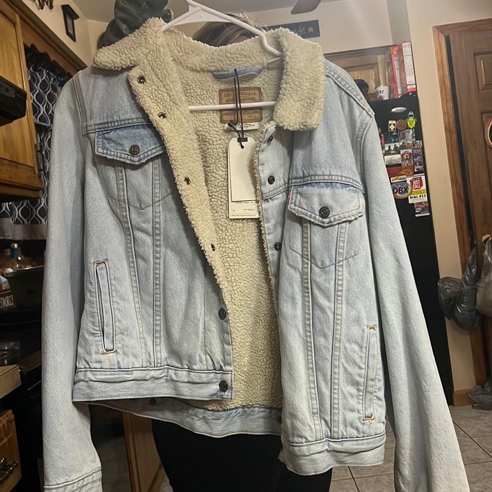 Levi Brand New Original Trucker Jacket Size Large